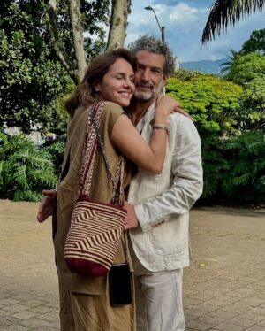 Paola Turbay Instagram - CERO Y VAN 33!
33 aƱos juntos - 31 casados.
Mas de la mitad de nuestras vidas y lista para seguir caminando juntos, robÔndote besos, abrazos y carcajadas. Porque asà es que es buena la vida!
HAPPY ANNIVERSARY! š