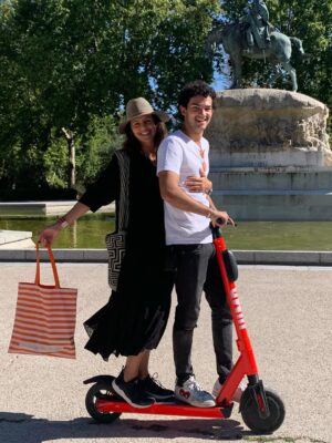 Paola Turbay Instagram - Gracias MamĆ” MĆa por darme la vida, por quererme, cuidarme y abrazarme.
Por ser ejemplo, por enseƱarme tanto, y por siempre estar. Ā”Te quiero mucho, mucho, muchĆsimo!
.
Gracias también a estos niños grandes por elegirme. Por darme el regalo de ser mamÔ para guiarlos, disfrutarlos y seguir creciendo junto a ellos. ”LOS AMO!
.
Ser mamĆ” ha sido el rol mĆ”s importante de mi vida. Se rĆe, se llora, se goza⦠y sĆ š¢ tambiĆ©n se sufre.
Pero sobre todo⦠se ama y se crece.
.
Feliz DĆa Mamasitas Hermosas! š