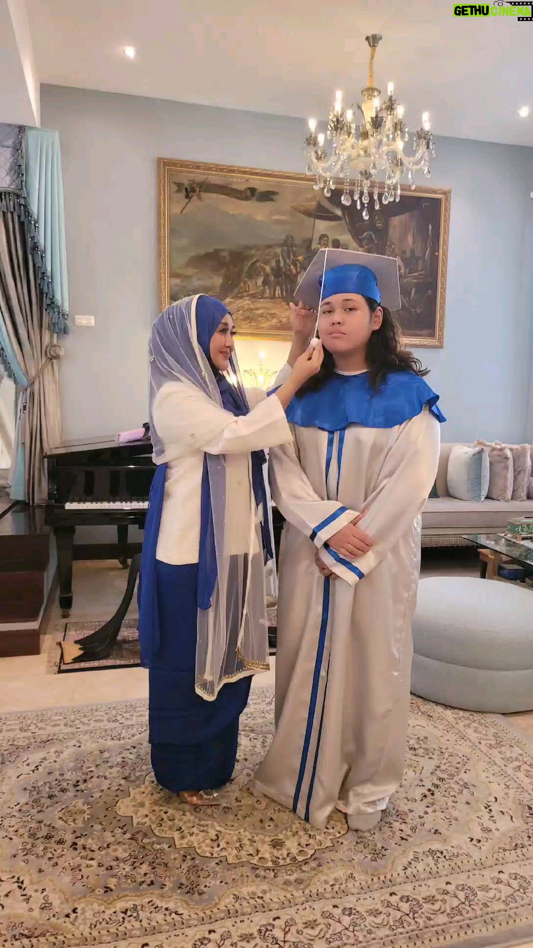 Paramitha Rusady - 3.6K Likes - Happy Graduation Marajaku sayang ..
Alhamdulillah syukur 
Doa terbaik terindah dari mama ..
Selamat meraih cita 2 ke 
jenjang pendidikan yg lebih tinggi  yaitu High School
Mohon  doa  dari semua ..semoga Adrian bisa menjadi generasi penerus tauladan  sholeh yg berguna bagi nusa dan bangsa ..Aamiin
#paramitha rusady
