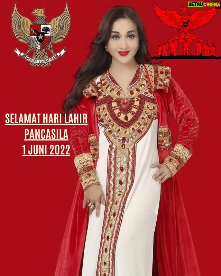 Paramitha Rusady - 2.6K Likes - Setiap hariku merayakan 
 "PANCASILA"
Sebuah momentum 
Yang setiap arti dan maknanya
Bertujuan  untuk membentuk jati diri ..pribadi Bangsaku...
 "  INDONESIA "
Yg ketika dijalani akan terpancar di setiap wajah & langkah kita 
Menjadikan kita jati diri bangsa yg sejati dimanapun kita berada 
 
 #paramitha rusady 1juni 2020
# latepost