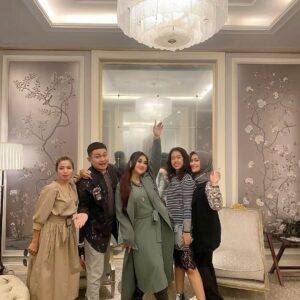 Paramitha Rusady Instagram - Dear Roses and candle light
Have a lovely and great saturday night ....with all dear my lovely friends
#paramitharusady