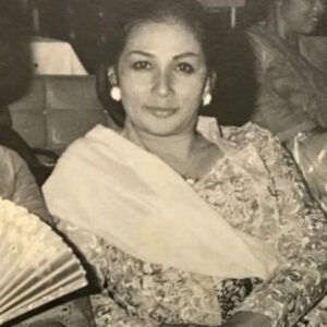Paramitha Rusady Instagram - Selamat hari ibu
Selamat Hari ibu untuk semua Bunda
"Ratu yg tidak bermahkota akan tetapi bertelapak kaki surga" semoga tetap menjadi ibu yg hebat dan membanggakan bagi putra putrinya
Alfatihah untuk mama tercinta ... ,hidupku ...nafasku surgaku ..rasa terimakasih ku ..
Yg telah mengerti definisi kebahagiaanmu , airmatamu..pengorbananmu tentang anak2 mu
Doa terindah untukmu
Surgalah tempatmu disisi Allah SWT
Sekarang tentang cucumu ,penerusmu dan penerusku ...anakkku .. surat
cinta dari Adrian yg telah meneteskan airmata haru kebahagiaanku ..yg telah mengerti apa arti mencintai dan menghargai seorang ibu yg melahirkannya ...terimakasih Adrian..pangeran ..kesayangan mama ...kebanggaan mama ..jimat awaking termakasih sudah menjaga mama dan hati mama dengan menuliskannya dikertas jiwamu menjadikan mama surgamu ..dihatimu ...amin2 yra
#paramitha rusady #hari ibu 22dec 2021
