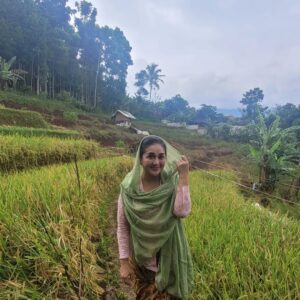 Paramitha Rusady Instagram - Indahnya kampung halaman
Selalu ingin pulang kesana
Walau sambil bekerja tidak terasa ...kan selalu dihati #paramitharusady