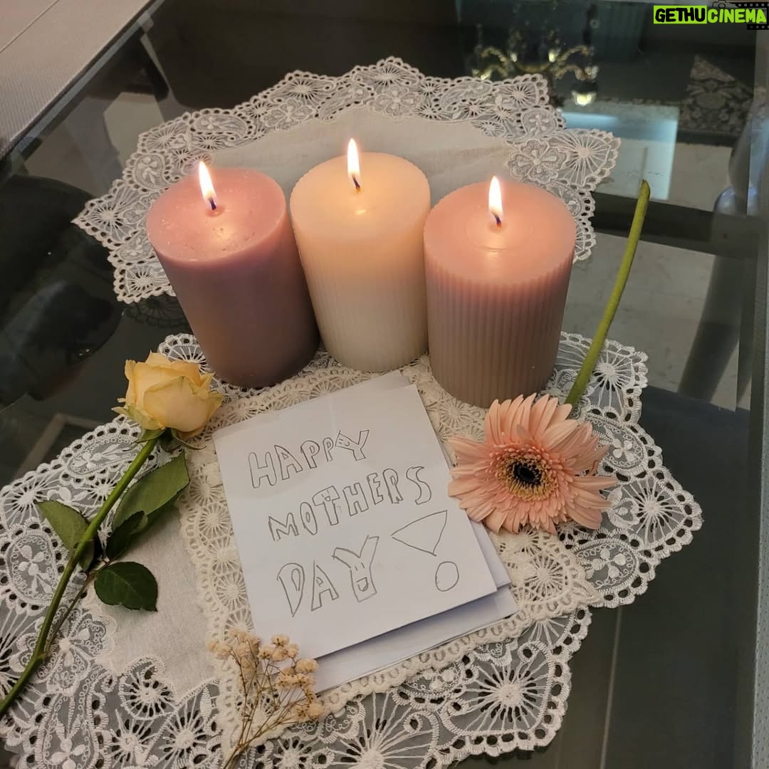 Paramitha Rusady - 2.6K Likes - Selamat hari ibu 

Selamat Hari ibu untuk semua Bunda
 "Ratu yg tidak bermahkota akan tetapi bertelapak kaki surga" semoga tetap menjadi ibu yg hebat dan membanggakan bagi putra putrinya
 Alfatihah untuk mama tercinta ... ,hidupku ...nafasku surgaku ..rasa terimakasih ku ..
Yg telah mengerti definisi kebahagiaanmu , airmatamu..pengorbananmu tentang anak2 mu 
Doa terindah untukmu
Surgalah tempatmu disisi Allah SWT 

Sekarang tentang cucumu ,penerusmu dan penerusku ...anakkku .. surat 
cinta dari Adrian yg telah meneteskan airmata haru kebahagiaanku ..yg telah mengerti apa arti mencintai dan menghargai seorang ibu yg  melahirkannya ...terimakasih Adrian..pangeran ..kesayangan mama ...kebanggaan mama ..jimat awaking  termakasih sudah menjaga mama dan hati mama dengan menuliskannya dikertas jiwamu menjadikan mama surgamu ..dihatimu ...amin2 yra 
#paramitha rusady #hari ibu 22dec 2021