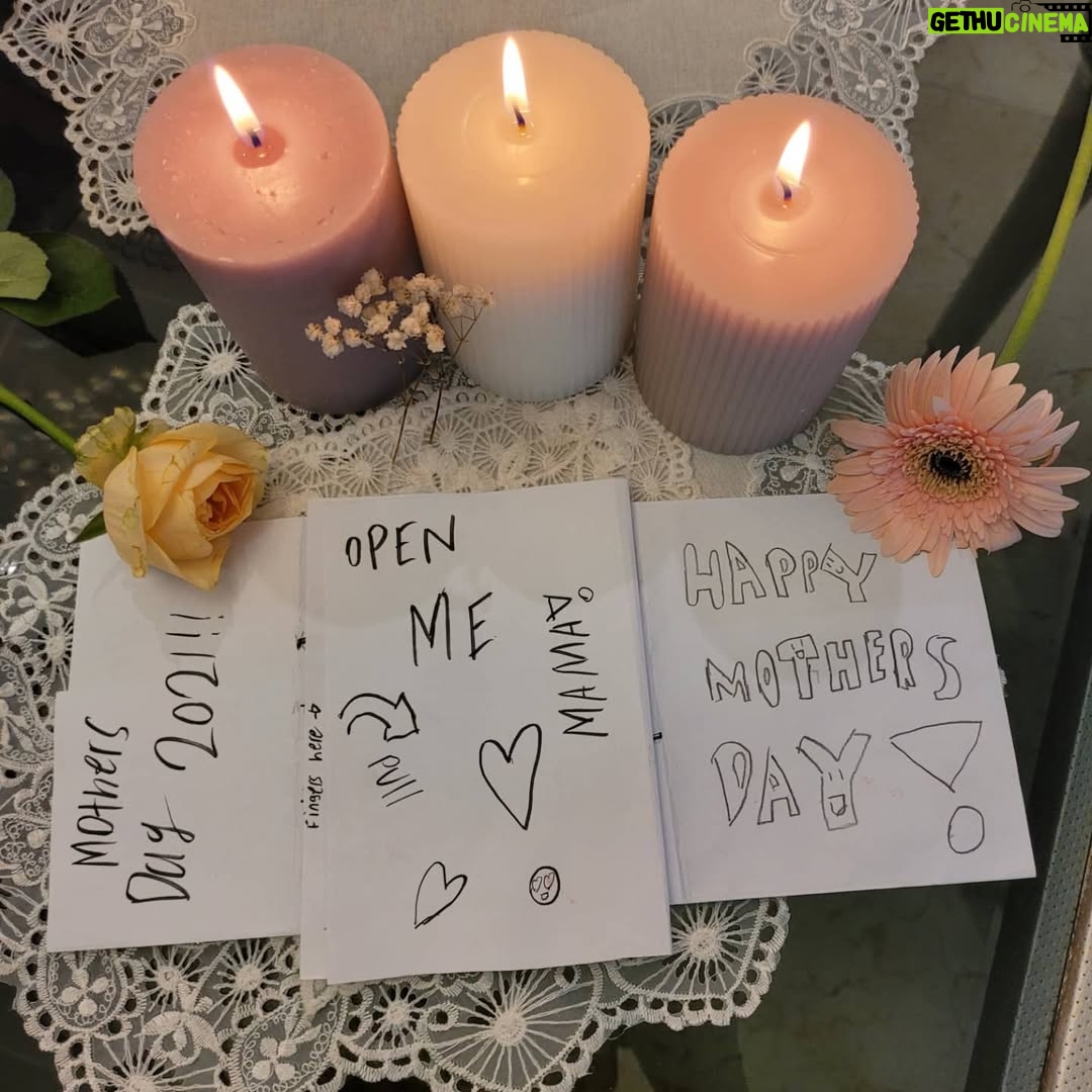 Paramitha Rusady - 2.6K Likes - Selamat hari ibu 

Selamat Hari ibu untuk semua Bunda
 "Ratu yg tidak bermahkota akan tetapi bertelapak kaki surga" semoga tetap menjadi ibu yg hebat dan membanggakan bagi putra putrinya
 Alfatihah untuk mama tercinta ... ,hidupku ...nafasku surgaku ..rasa terimakasih ku ..
Yg telah mengerti definisi kebahagiaanmu , airmatamu..pengorbananmu tentang anak2 mu 
Doa terindah untukmu
Surgalah tempatmu disisi Allah SWT 

Sekarang tentang cucumu ,penerusmu dan penerusku ...anakkku .. surat 
cinta dari Adrian yg telah meneteskan airmata haru kebahagiaanku ..yg telah mengerti apa arti mencintai dan menghargai seorang ibu yg  melahirkannya ...terimakasih Adrian..pangeran ..kesayangan mama ...kebanggaan mama ..jimat awaking  termakasih sudah menjaga mama dan hati mama dengan menuliskannya dikertas jiwamu menjadikan mama surgamu ..dihatimu ...amin2 yra 
#paramitha rusady #hari ibu 22dec 2021