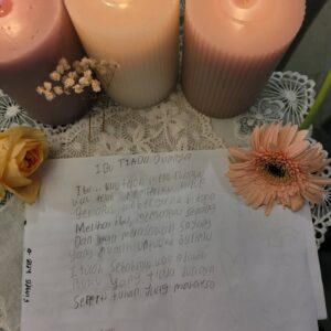 Paramitha Rusady Instagram - Selamat hari ibu
Selamat Hari ibu untuk semua Bunda
"Ratu yg tidak bermahkota akan tetapi bertelapak kaki surga" semoga tetap menjadi ibu yg hebat dan membanggakan bagi putra putrinya
Alfatihah untuk mama tercinta ... ,hidupku ...nafasku surgaku ..rasa terimakasih ku ..
Yg telah mengerti definisi kebahagiaanmu , airmatamu..pengorbananmu tentang anak2 mu
Doa terindah untukmu
Surgalah tempatmu disisi Allah SWT
Sekarang tentang cucumu ,penerusmu dan penerusku ...anakkku .. surat
cinta dari Adrian yg telah meneteskan airmata haru kebahagiaanku ..yg telah mengerti apa arti mencintai dan menghargai seorang ibu yg melahirkannya ...terimakasih Adrian..pangeran ..kesayangan mama ...kebanggaan mama ..jimat awaking termakasih sudah menjaga mama dan hati mama dengan menuliskannya dikertas jiwamu menjadikan mama surgamu ..dihatimu ...amin2 yra
#paramitha rusady #hari ibu 22dec 2021
