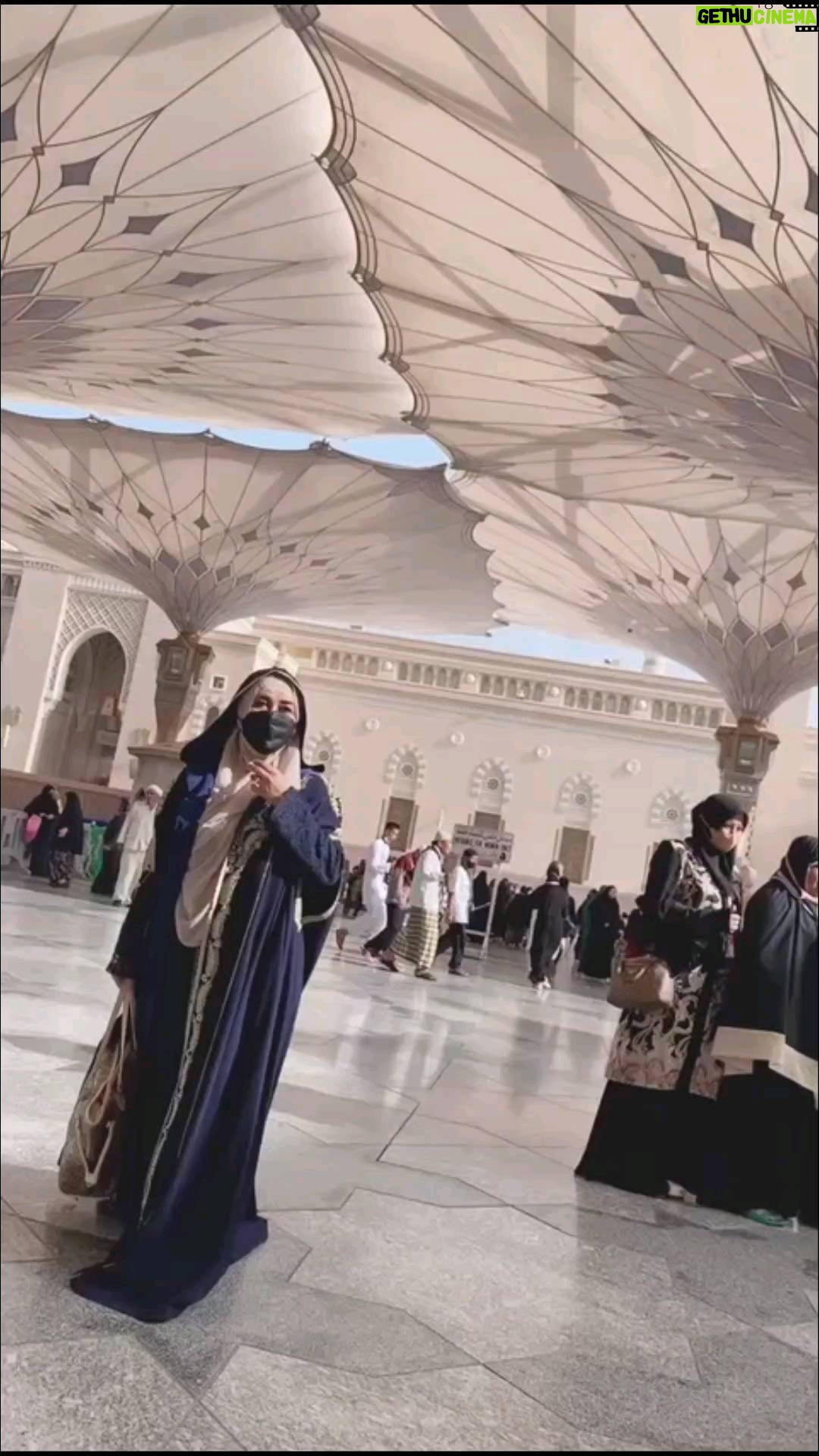 Paramitha Rusady - 6.8K Likes - Shalawatu Rasulullah... 
Medina, Syawal 1443 H
#paramitha rusady

@yls_66 
@dewina_baaman 
@hpt.travel 
@dhanakusumadinegara 
@adrian_bago