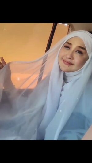 Paramitha Rusady Instagram - Selamat menyambut
" Tahun Baru Islam 1 Muharam 1446 H"
Semoga tahun ini menjadi tahun keberkahan , kebaikan kemakmuran ,kesejahteraan dan kemuliaan bagi kita semua dan ummat Islam
Dalam naungan perlindungan Allah SWT
Dalam bimbingan  dan kasih sayang junjungan kita
Baginda Rasululullah SAW
#paramitha rusady