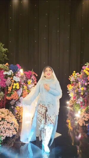 Paramitha Rusady Instagram - Happy Sunday ...

#paramitha rusady "Kembali "
 Song ,liric & composed &music
 by Paramitha Rusady#