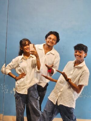 Pari Rajput Instagram - Bhai behen 💗🫶…

@parirajput1304_ 
@ravind_59 

#bhai #behen #dost #love #you 
#look #like #dancer #life #dance 
#new #post #followｍe #follower #inast 
#inastagram #dil