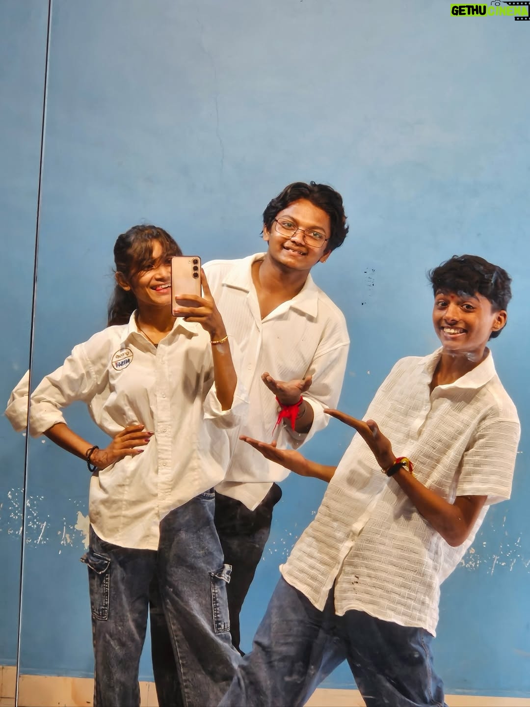 Pari Rajput - 838 Likes - Bhai behen 💗🫶…

@parirajput1304_ 
@ravind_59 

#bhai #behen #dost #love #you 
#look #like #dancer #life #dance 
#new #post #followｍe #follower #inast 
#inastagram #dil