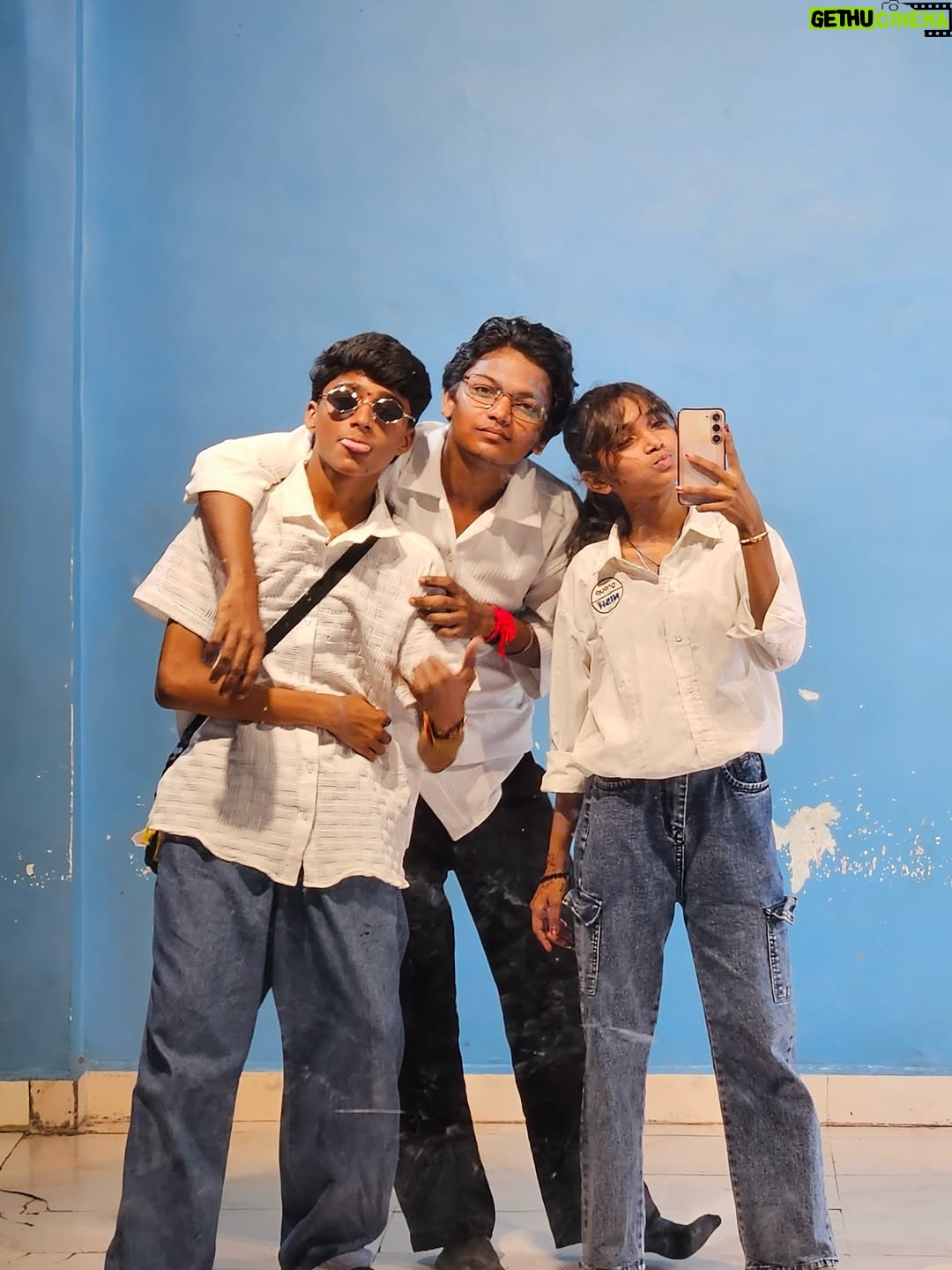 Pari Rajput - 838 Likes - Bhai behen 💗🫶…

@parirajput1304_ 
@ravind_59 

#bhai #behen #dost #love #you 
#look #like #dancer #life #dance 
#new #post #followｍe #follower #inast 
#inastagram #dil