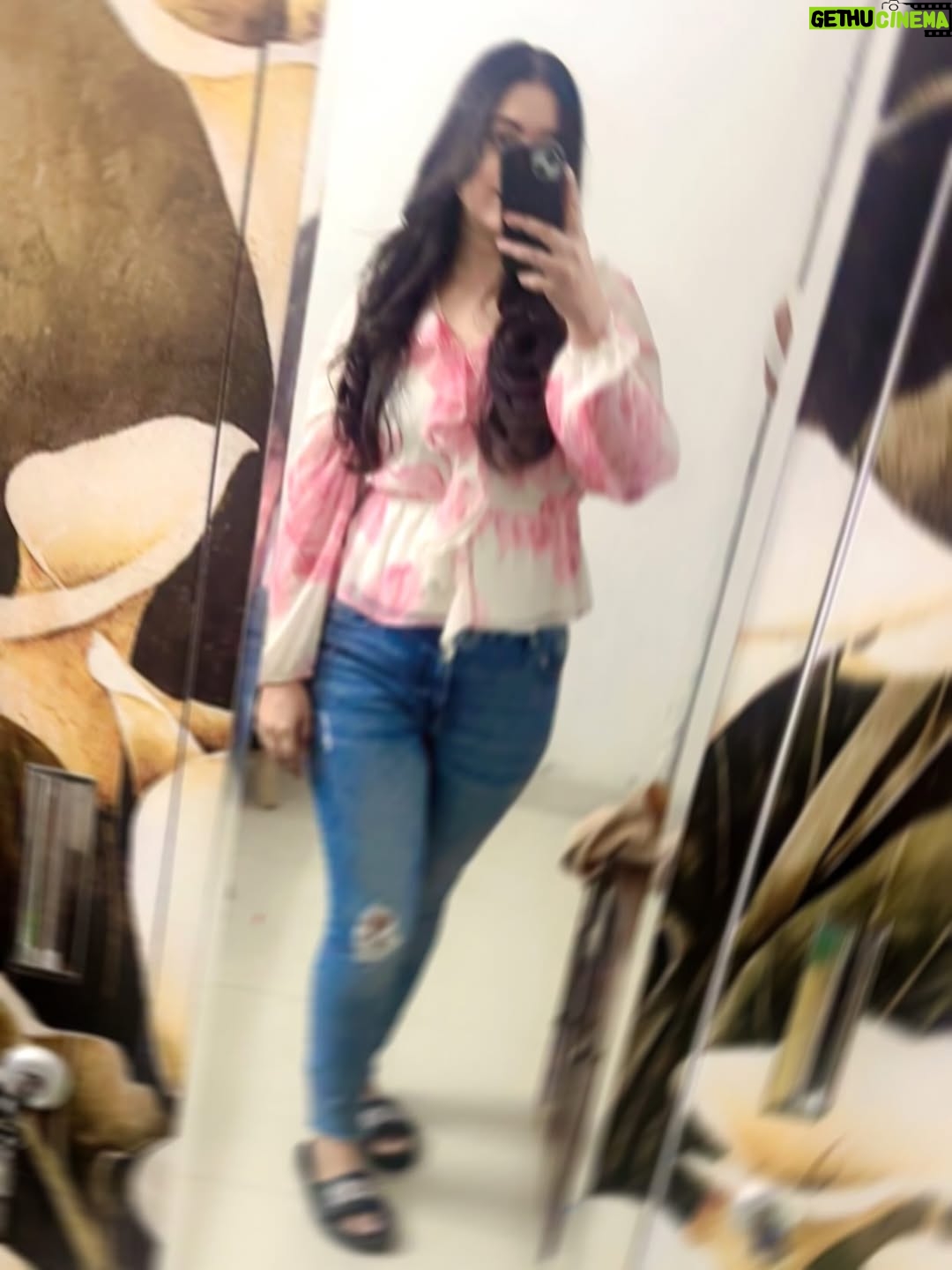 Parika Sharma - 458 Likes - shaky🩷#besties 💙