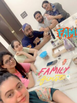 Parika Sharma Instagram - shaky🩷#besties 💙