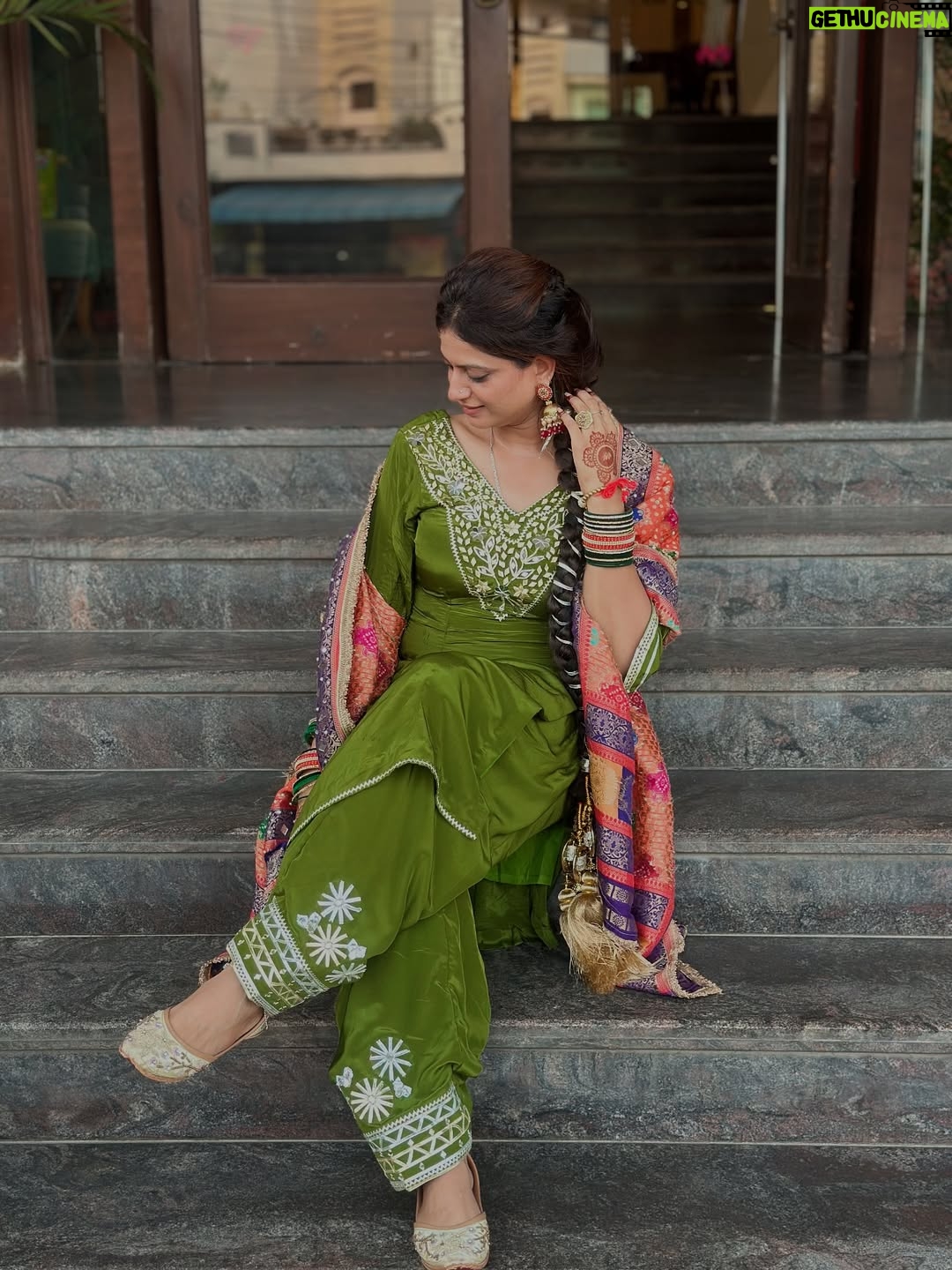 Parika Sharma - 844 Likes - 