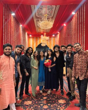 Parul Ahirwar Instagram - मध्य प्रदेश के पूर्व मुख्यमंत्री शिवराज सिंह चौहान बेटे की शादी में❣️💐