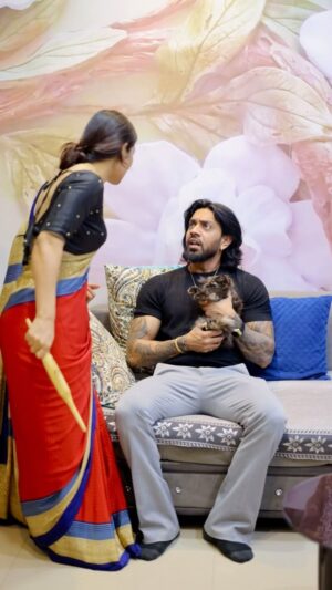 Parul Ahirwar Instagram - billi ka baccha😂
#explore #trending