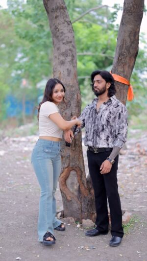 Parul Ahirwar Instagram - Baby ko bag diya😂
@veer_sharma2611
#explore #trending