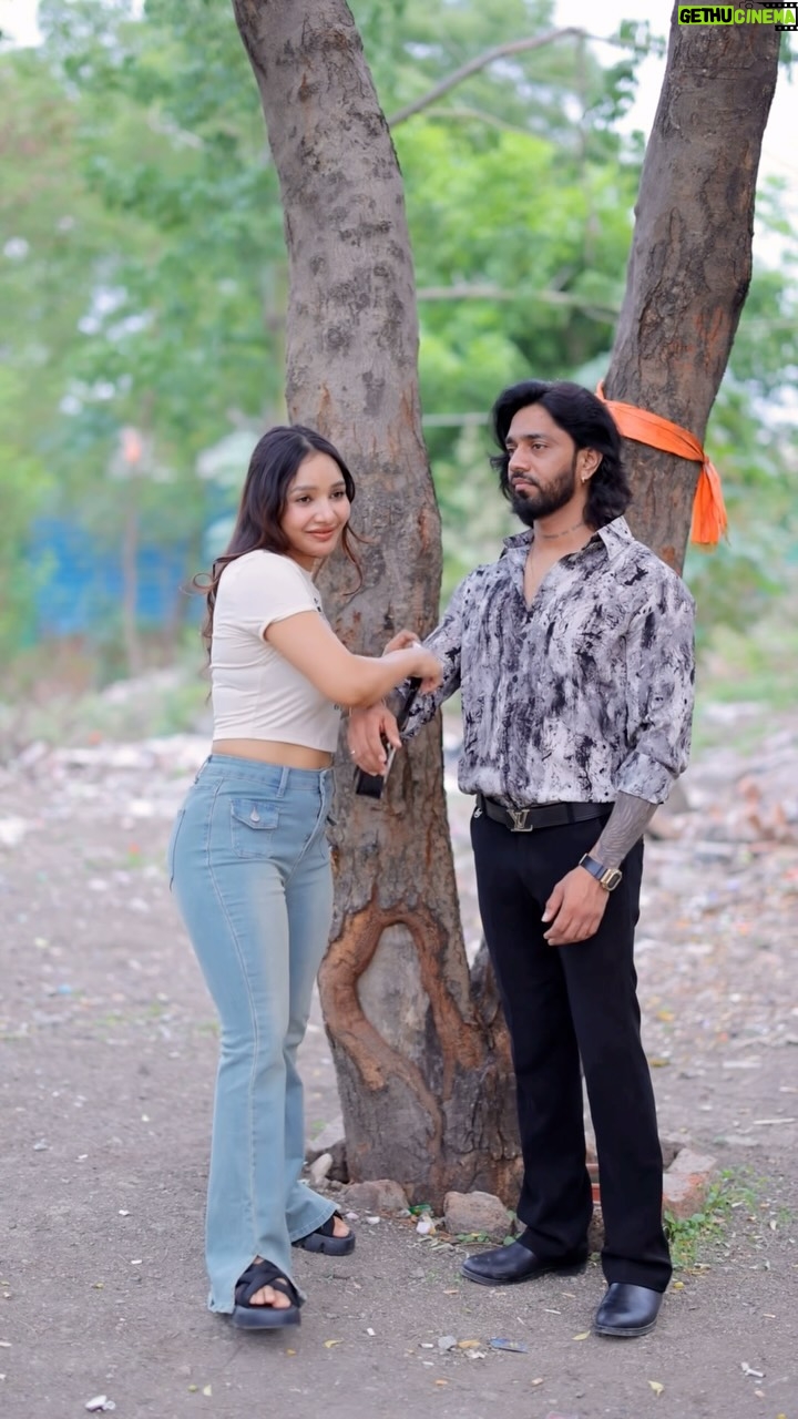 Parul Ahirwar - 813.9K Likes - Baby ko bag diya😂
@veer_sharma2611 

#explore #trending