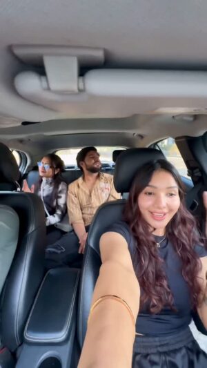 Parul Ahirwar Instagram - Phone connect hai 😂
@veer_sharma2611 @badal_jeenwal_ @sakshii_p05
#explore