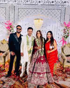 Parul Ahirwar Instagram - Happy married life dost❤️❤️
@oye_indori @alisharajput_22
