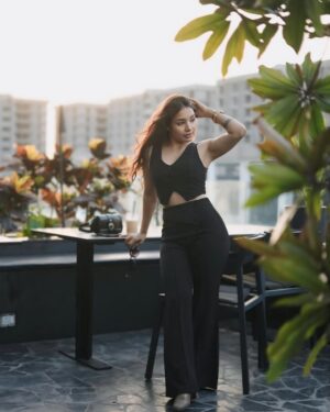 Parul Ahirwar Instagram - Kambakth ishq 🖤🖤