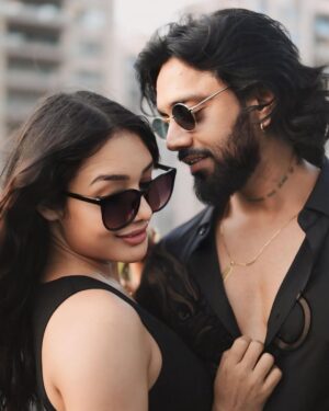 Parul Ahirwar Instagram - Kambakth ishq 🖤🖤