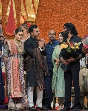 Parul Ahirwar Instagram - मध्य प्रदेश के पूर्व मुख्यमंत्री शिवराज सिंह चौहान बेटे की शादी में❣️💐
