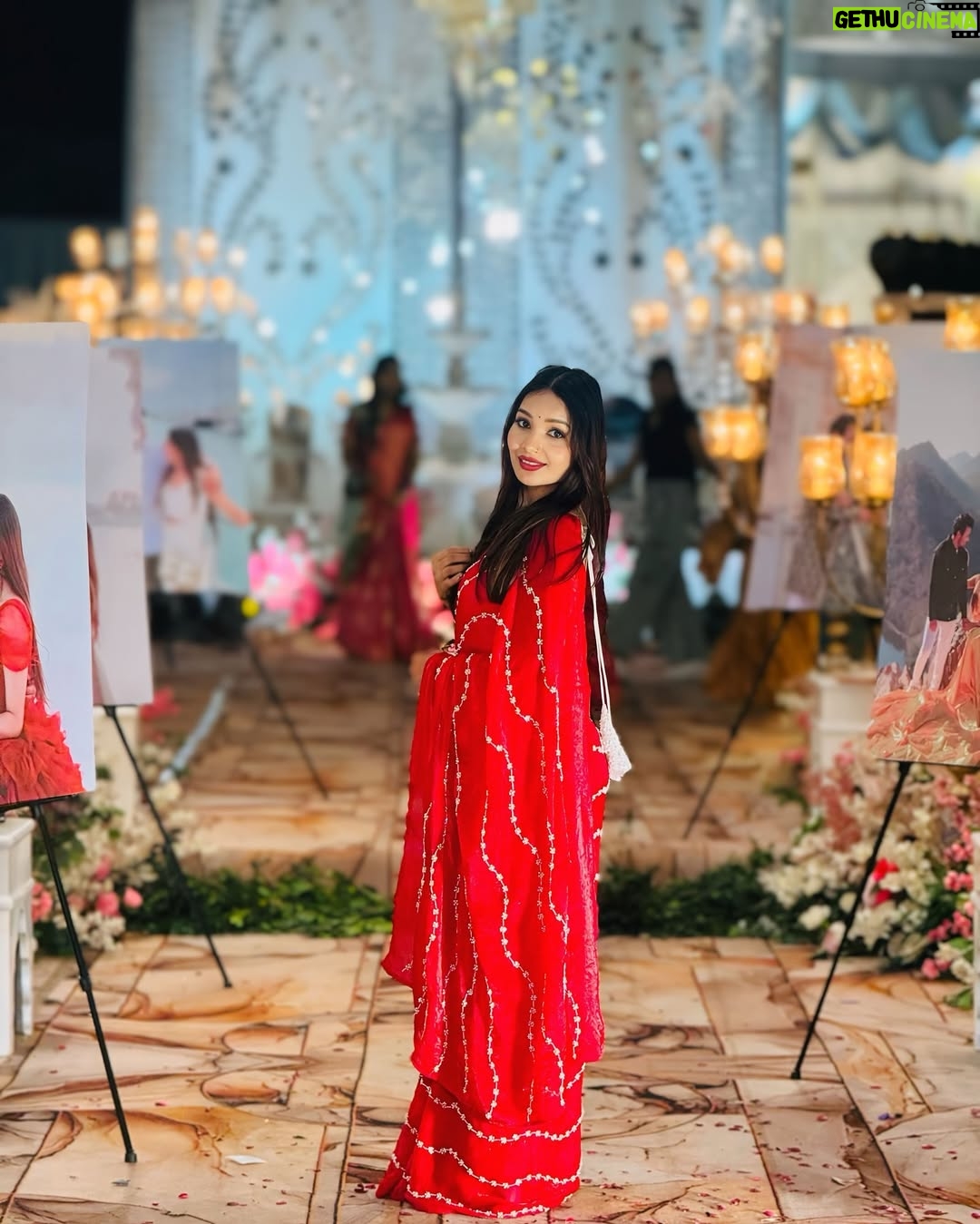 Parul Ahirwar - 163.3K Likes - Happy married life dost❤️❤️
@oye_indori @alisharajput_22