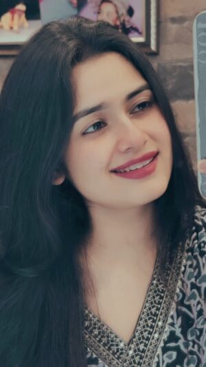 Parul Arora Instagram - Jaan jaan keh ke tym paas kar gyi 💔