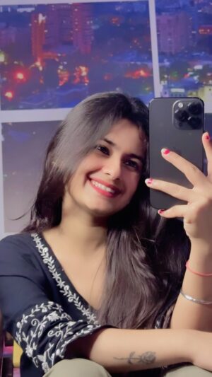 Parul Arora Instagram - Sabse pyara hai ❤️