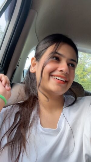 Parul Arora Instagram - 😍