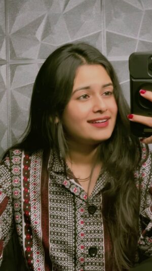 Parul Arora Instagram - Apno ki hi meharbani hai ❤️🩹