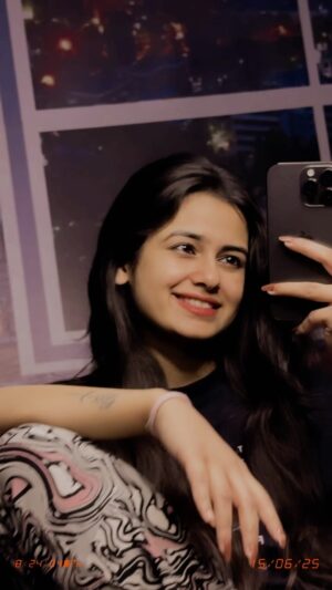 Parul Arora Instagram - 🔥