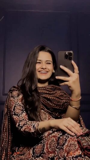 Parul Arora Instagram - 😘