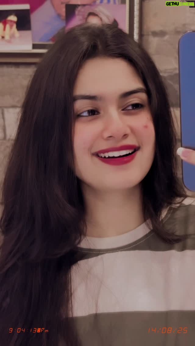 Parul Arora - 21K Likes - Aadhe to khandan ke hai 😂