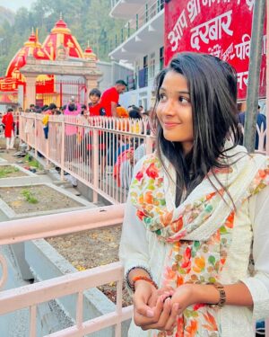 Parul Panghal Instagram - Jai Bajrang Bali 🕉️❤️
.
.
#missparul__ @missparul__ #neemkarolibaba #neemkarolibabaji #nanital #hanumanji #hnumanji #neemkarolimaharajji #kanchidham #viral #reelsindia #creator #picoftheday #realvoice #india #trending #trendingpost #foryou #forpage #likes #likesforlike #follow #cmnt #share #jaibajrangbali