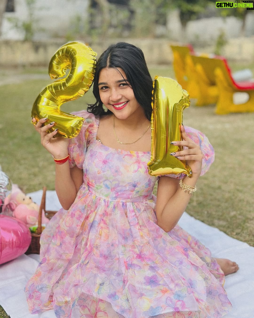 Parul Panghal - 26.1K Likes - its my birthday 🙂‍↔️❤️

#birthday #birthdaycake #birthdaygirl . @missparul__ #missparul__ 
#love #loveislove #sonata @missparul #trend #picoftheday #instagood #instablackandwhite #instamood #likeforlikes #likesforlike #followforfollowback #instagram #explorepage #exploreindia #exploremore #viralpost