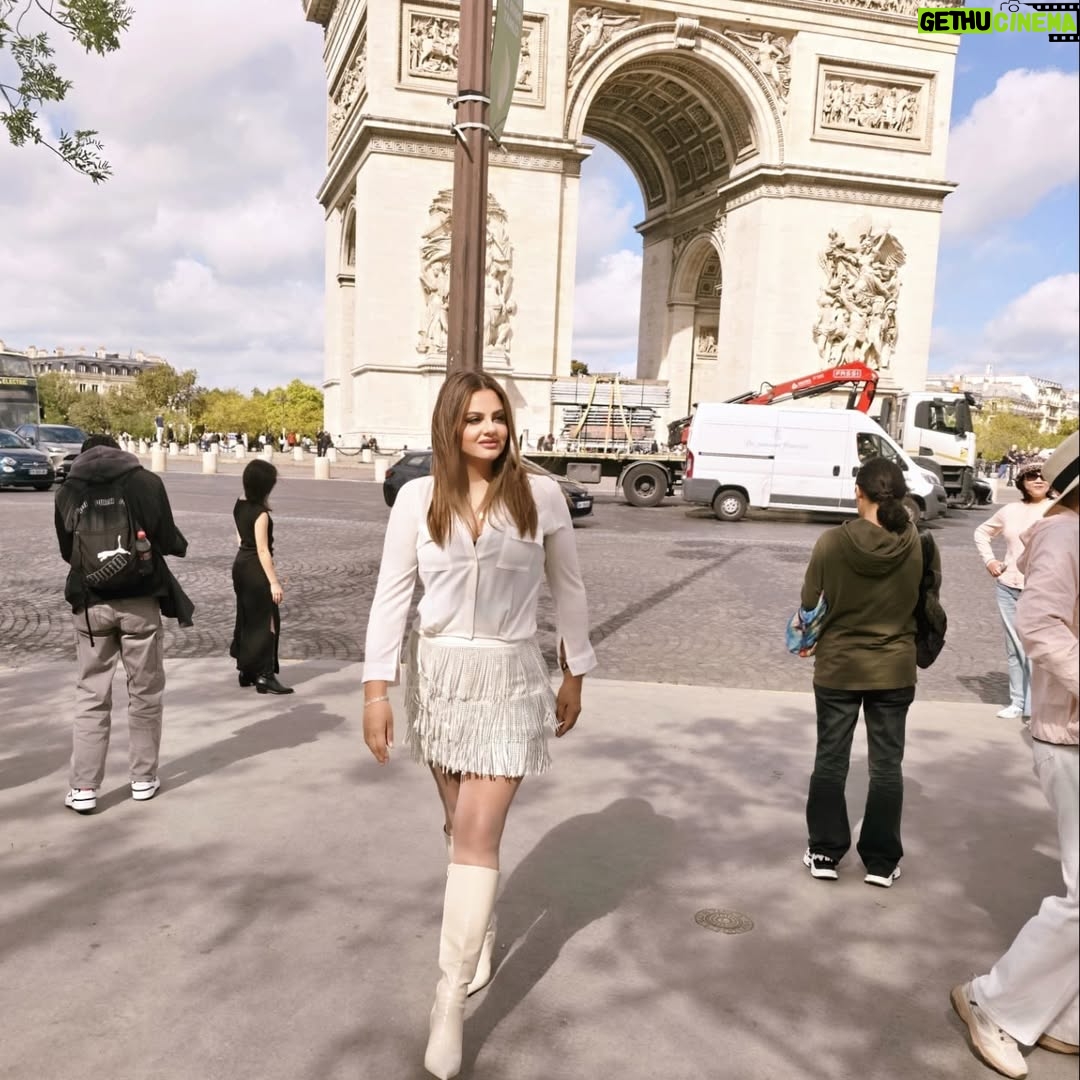 Pascale Machaalani - 16.3K Likes - #hello from #paris #france🇫🇷 
#arcdetriomphe #pascalemachalani 
#باسكال_مشعلاني #باريس 
#champselysees #septembre