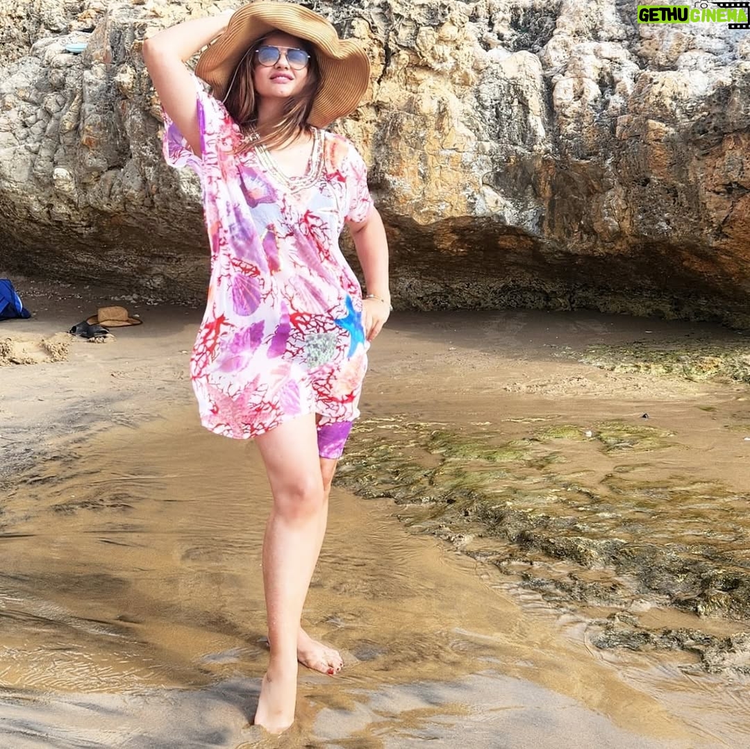 Pascale Machaalani - 15.7K Likes - ما في احلى من #الشمس و#البحر حتى نهرب شوي من #stress 
#pascalemachaalani 
#pascalemachalani 
#باسكال_مشعلاني 
#جبيل
#اليوم_العالمي_للتصوير