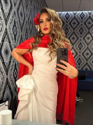 Patricia Navidad Instagram - āBesos y Copasā, gran estreno de mi nuevo tema musical, te invito a escucharlo en todas las plataformas digitales. šš yš·š·
”Gracias de corazón!