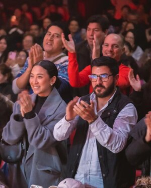 Patricia Portocarrero Instagram - Me paré, hablé, me reí… y ustedes conmigo.
“Es lo que hay” se estrenó con todo.
Gracias por llenar el teatro y el alma.
¡Nos vemos en la próxima función! 💃🏽🔥
📸 @_bupaz
#EsLoQueHay #Unipersonal #PatriciaPortocarrero #teatroperuano
