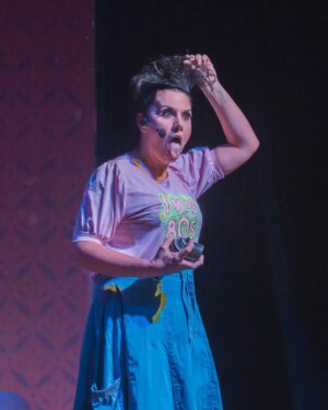 Patricia Portocarrero Instagram - Me paré, hablé, me reí… y ustedes conmigo.
“Es lo que hay” se estrenó con todo.
Gracias por llenar el teatro y el alma.
¡Nos vemos en la próxima función! 💃🏽🔥
📸 @_bupaz
#EsLoQueHay #Unipersonal #PatriciaPortocarrero #teatroperuano