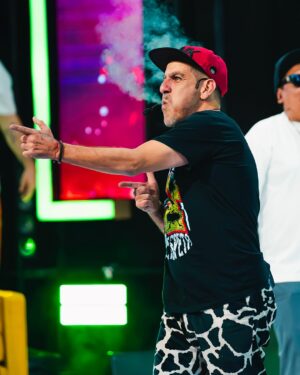 Patricia Portocarrero Instagram - Gente 🔥 no son las 4 y 20 pero ya está de regreso Pablo Saldarriaga 🚬, actor, improvisador, comediante y, básicamente, embajador no oficial de la legislación del cannabis en el Perú. 🤯Ademas, esta semana aparecieron unas payasas 🤡 con un número de clown tan desquiciado que nos hicieron sudar frío, pero igual nos meamos de la risa 😂; y lee bien, porque el tablero de Apuesta Total 🎲💸 esta vez vino con sorpresas que nos dejaron a todos con la mandíbula en el piso💰Conéctate a CTM.