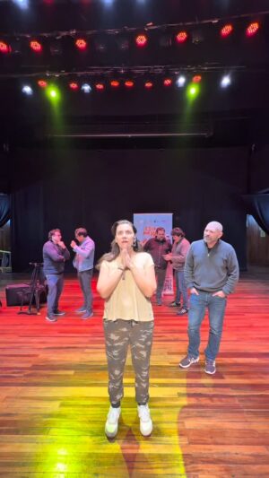 Patricia Portocarrero Instagram - Cuando oramos para llegar a la meta 🙏🏻✨
No te pierdas mi unipersonal “Es lo que hay” 🎭
🎟️Entradas en Joinnus o escribe al 969304671 / 922523161 para más info.
#unipersonal #PatriciaPortocarrero #teatro #peru #humor #comedia #esloquehay