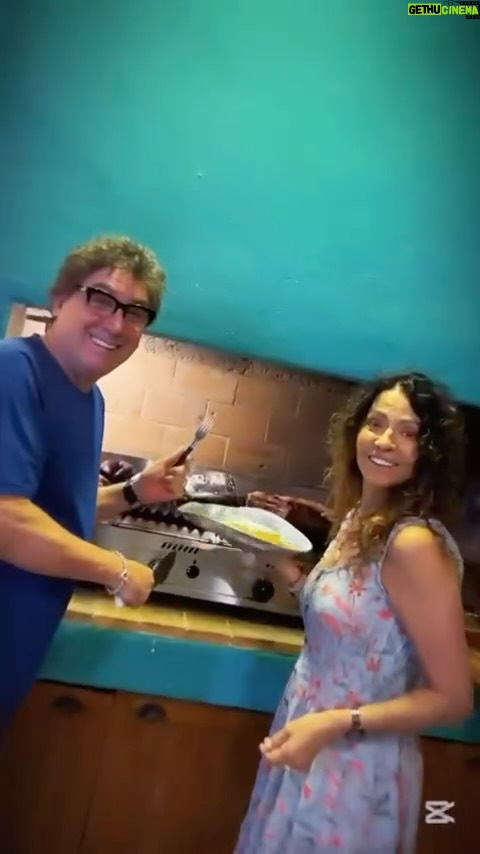 Patricia Sosa - 1.7K Likes - Este año Oscar cumplió su sueño de tener su parrilla a gas con los chicos de Cook and Food💖⁣
Nos decidimos por esta parrilla porque es súper practica, no tenes que esperar que se prenda el carbon ó leña ..Solo girás una perilla y listo, ¡Ya está lista para cocinar!⁣
 Y lo que más me gustó a mi fue que casi no hay humo y no hay cenizas para limpiar después del asado, un 10!✨⁣
 A mi me asesoraron de la mejor manera asi que lo super recomiendo @cook_and_food_argentina Y están sorteando una en su perfil, vayan ya a participar!!