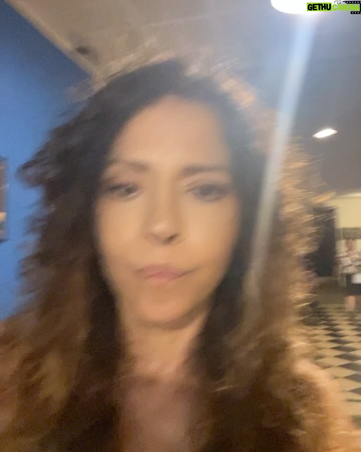 Patricia Sosa - 4.9K Likes - Este disco va a quedar fantástico. No tiene nombre… Es a dúo con @oficialmijares .Trabajamos mucho en este proyecto. Hace meses que venimos poniendo mucho amor. sobre todo @omediavilla quien produce, y @mauromatiastarelli ( ingeniero de sonido) y @danyvilaok quien arregló todo el disco y en este momento está dirigiendo cuerdas. Falta poco. Ya está cantado. Son unas baladas hermosas y conocidísimas. El lunes se graban coros en @mediamusicrecordingstudios arreglados por @mariano.mere y listo. A mezclar!!!!