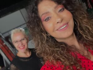 Patricia Sosa Instagram - Día de gran trabajo de filmación para  el próximo  disco con @oficialmijares liderado por @pablosofovich  maquillada por @cholumakeup y acompañada por @patrikessler28  y @omediavilla . Un disco a largo y productivo. Falta menos