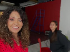 Patricia Sosa Instagram - Día de gran trabajo de filmación para  el próximo  disco con @oficialmijares liderado por @pablosofovich  maquillada por @cholumakeup y acompañada por @patrikessler28  y @omediavilla . Un disco a largo y productivo. Falta menos