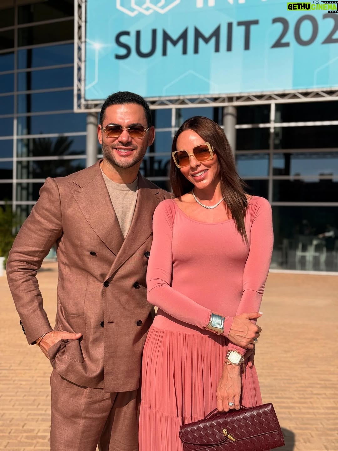 Paula Andrea Betancourt - 9.3K Likes - Primer día de INMODE SUMMIT 2025, una día lleno de mucho aprendizaje, una vez más ratificó la importancia de la mezcla de Morpheus8 con Exosomas para potencializar los resultados y que la recuperación sea mucho más rápida y eficiente. Hoy contamos con la participación de mi colega @alfredohoyosmd Orgullo Colombiano, dejando el nombre de nuestro país por lo alto. @inmode.col 🙏🥂